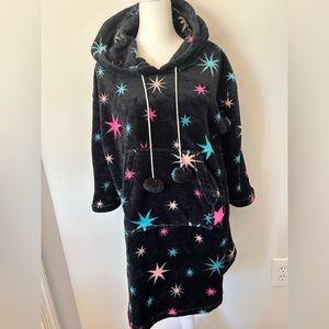 Lounge ware ,Hooded ,warm, cozy ,NWOT, Hangout Robe, Large